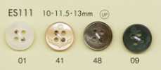 ES111 DAIYA BUTTONS Polyesterknopf in Muscheloptik mit Anker-Muster