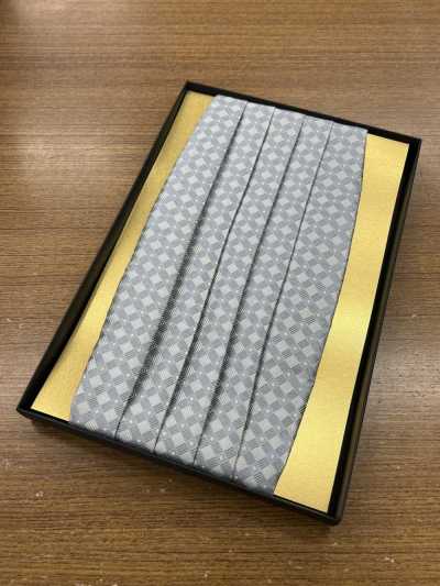 CM-961 Kummerbund aus Seidenmaterial, graues Webmuster