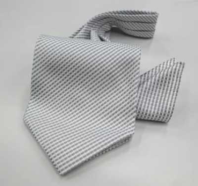 MS-403 Handgebundenes Ascot-Krawatten- und Einstecktuch-Set Hellgrau