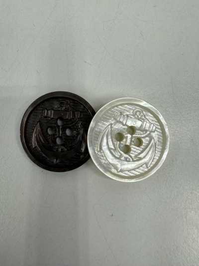 SL-15-4H In Japan gefertigte natürliche Perlmuttknöpfe für Anzüge und Jacken, Anker-Muster