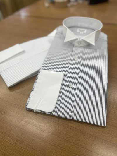 クレリックシャツ Formales Hemd mit Flügelkragen und Klerikerstreifen