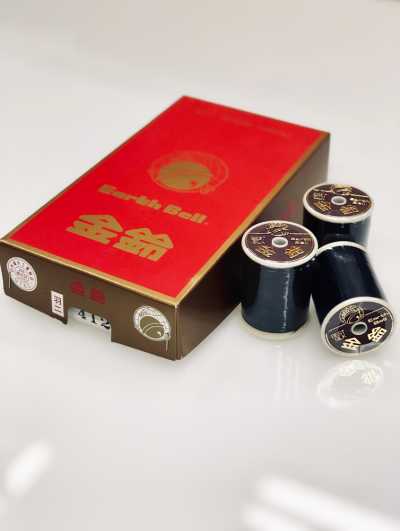 金鈴絹糸 羽二 Nähmaschinenfaden für mittelschwere Stoffe, 100 % Seide, 700-m-Spule