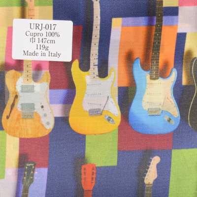 URJ-017 Hergestellt in Italien, Futter aus 100 % Cupro mit Gitarren im Kastenmuster